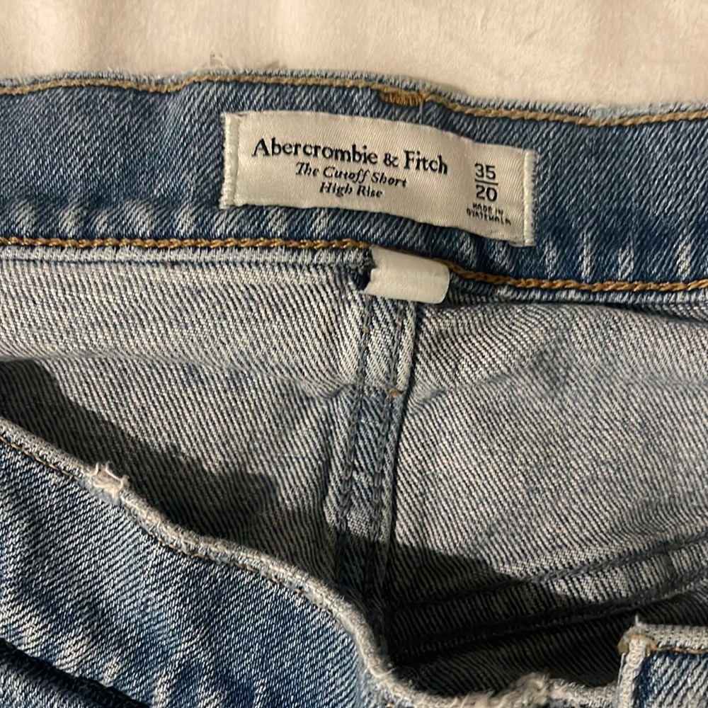 Abercrombie & Fitch The Cut off Short